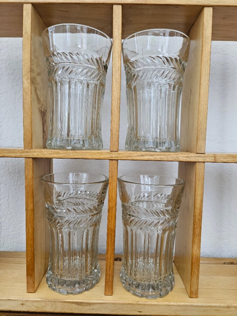 Vintage glassware (set of 4)